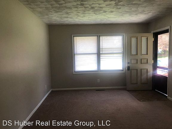 4th image of 324 E Sycamore St #326-E