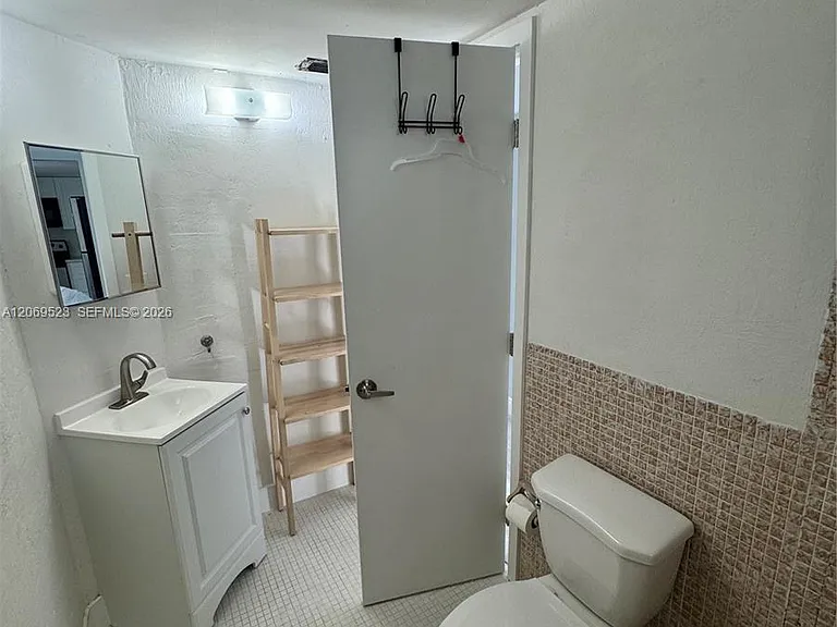 1398 NE 191st St #C305 — Photo 14