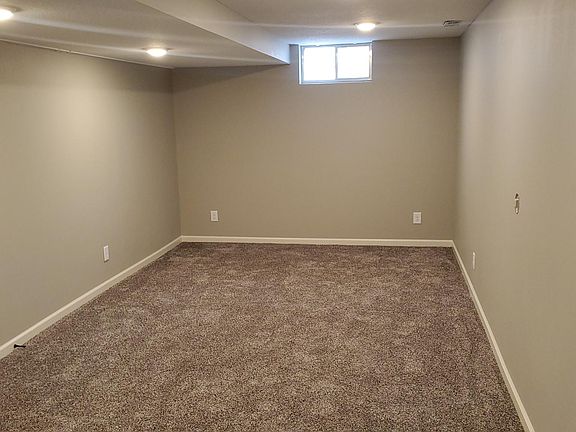 5th image of 8816 Oakdale Dr
