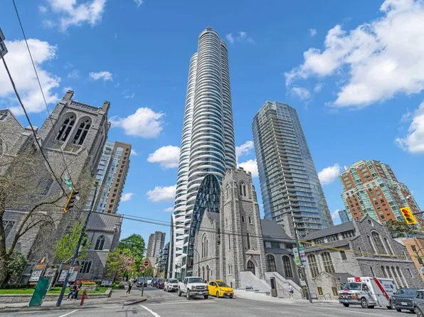 1033 Nelson St, Vancouver, BC V6E 1J1