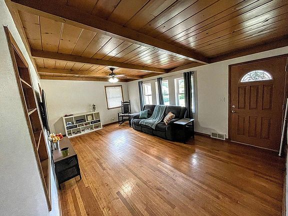 2nd image of 1515 Grenham Pl
