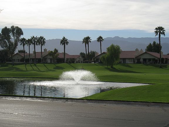 Beautiful view of 7th green from the entrance