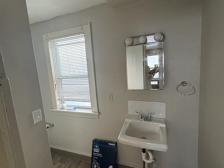 58 Caledonia St NE — Photo 11