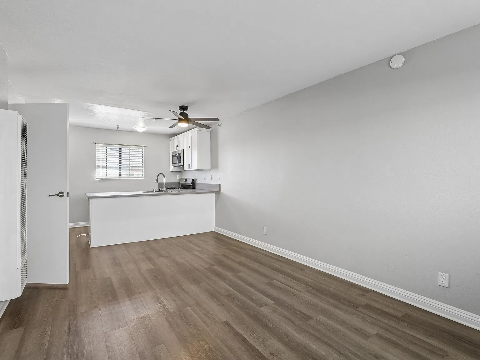 13220 Cordary Ave. — Photo 4