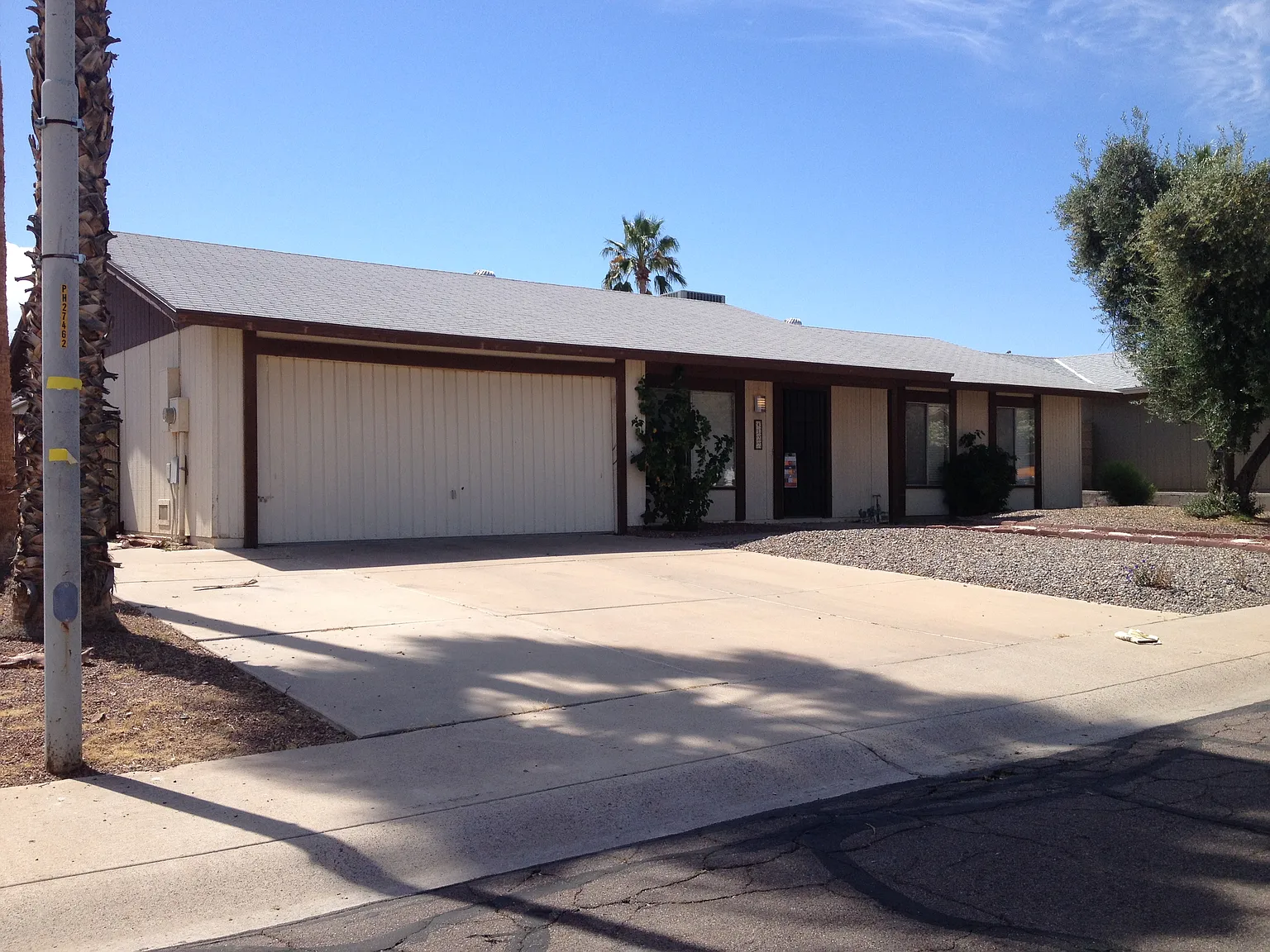 3 bed, 1238 sqft, $1,975 — Photo 1