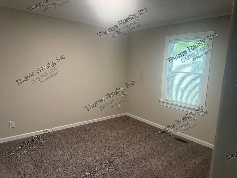 346 Paul St — Photo 7