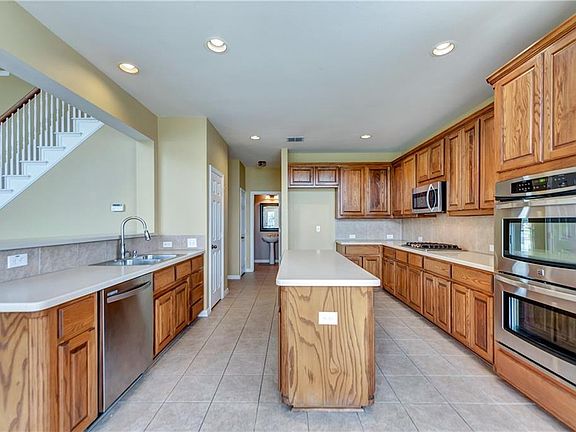 2nd image of 4213 Calloway Dr