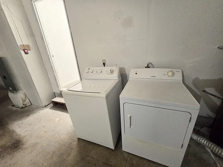 Aztec Dr NW — Photo 9