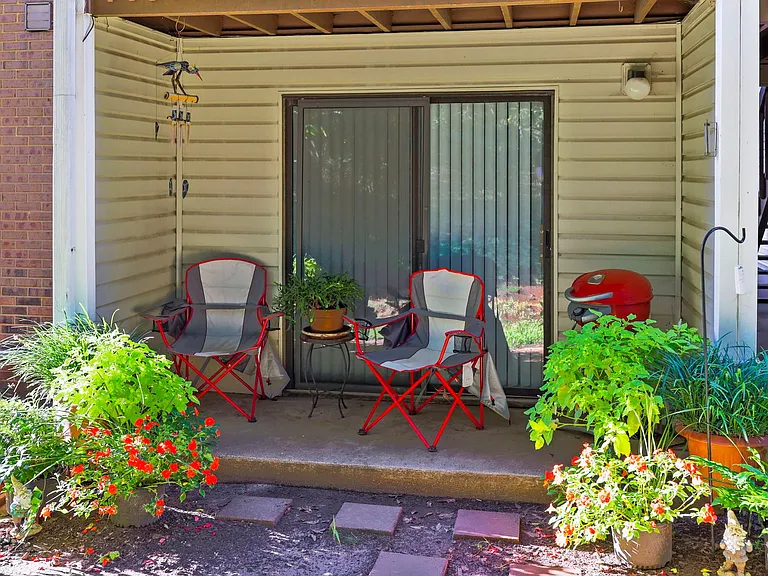 Country Creek Apartments — Photo 36