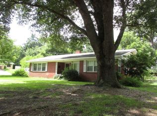 1101 E Angelina St, Palestine, TX 75801