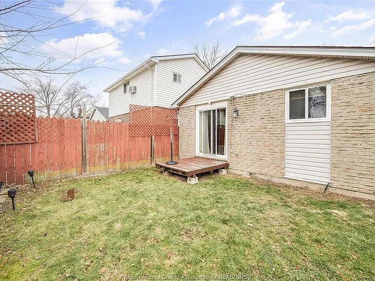 1229 Arncliffe Pl — Photo 29