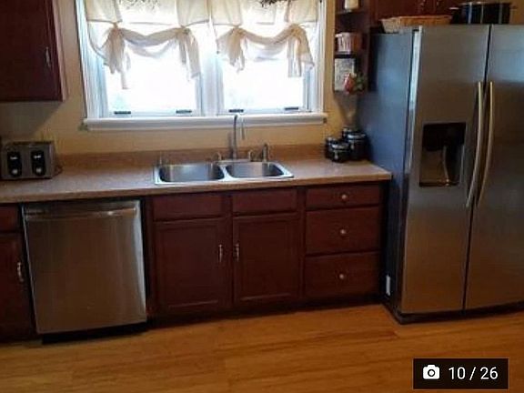 5th image of 409 Virginia St