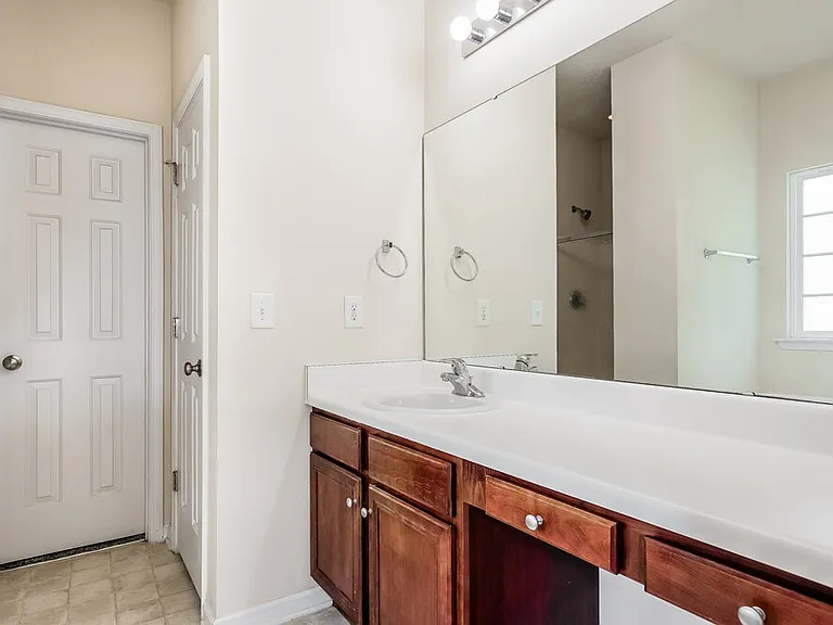 1056 S Philwood Ct — Photo 12