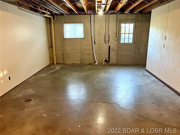 4th image of 4731 Henwick Ln