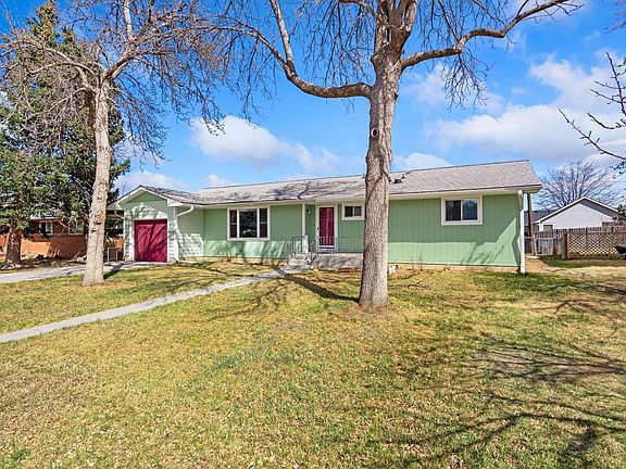 2nd image of 912 Rocky Rd