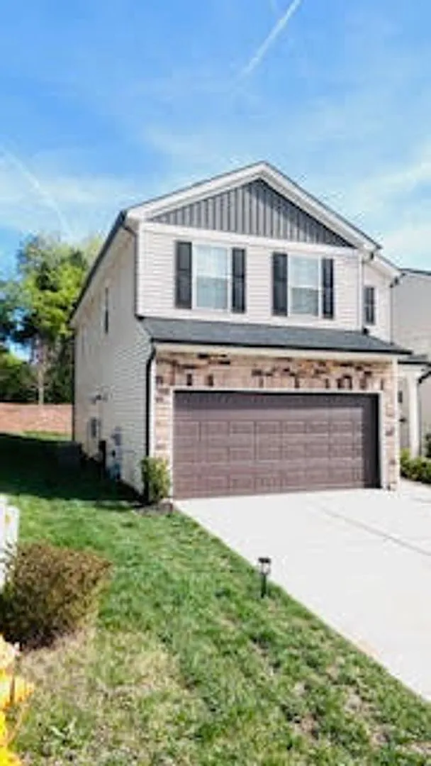 Modern Luxury in Winston-Salem — Photo 3