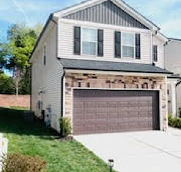 4231 Honeysuckle Vine Dr — Photo 3