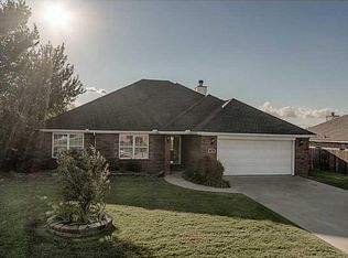 100 Apple Blossom, Bentonville, AR 72712