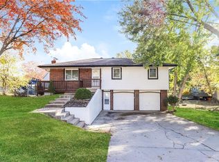 6705 NW Hidden Valley Rd, Kansas City, MO 64152