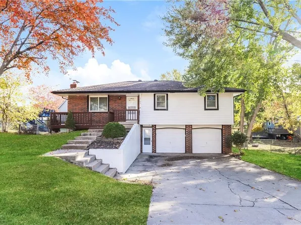 6705 NW Hidden Valley Rd, Kansas City, MO 64152