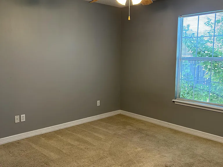 1309 W Kentucky Ave — Photo 2