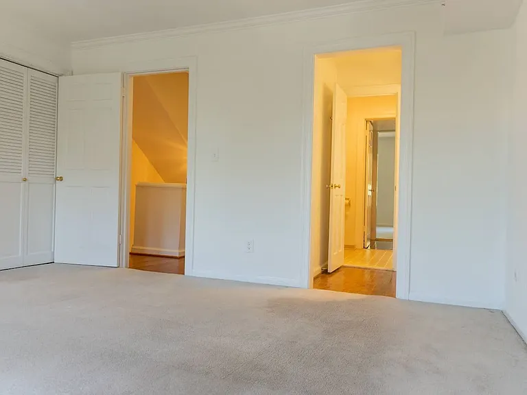 817 Botetourt Gdns — Photo 20
