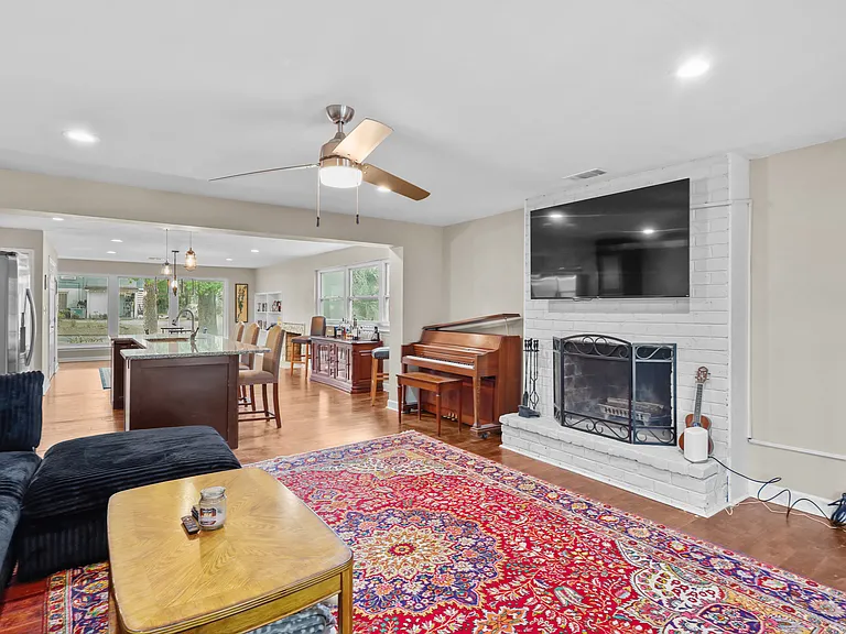 1650 E Duffy St — Photo 14