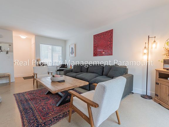 4th image of 746 N Eucalyptus Ave APT 3