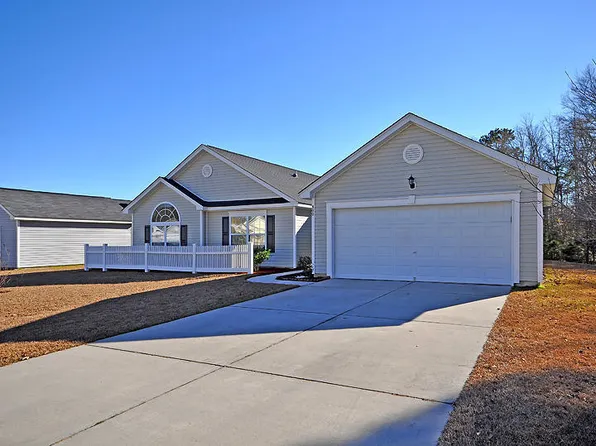 300 Coosawatchie St, Summerville, SC 29485
