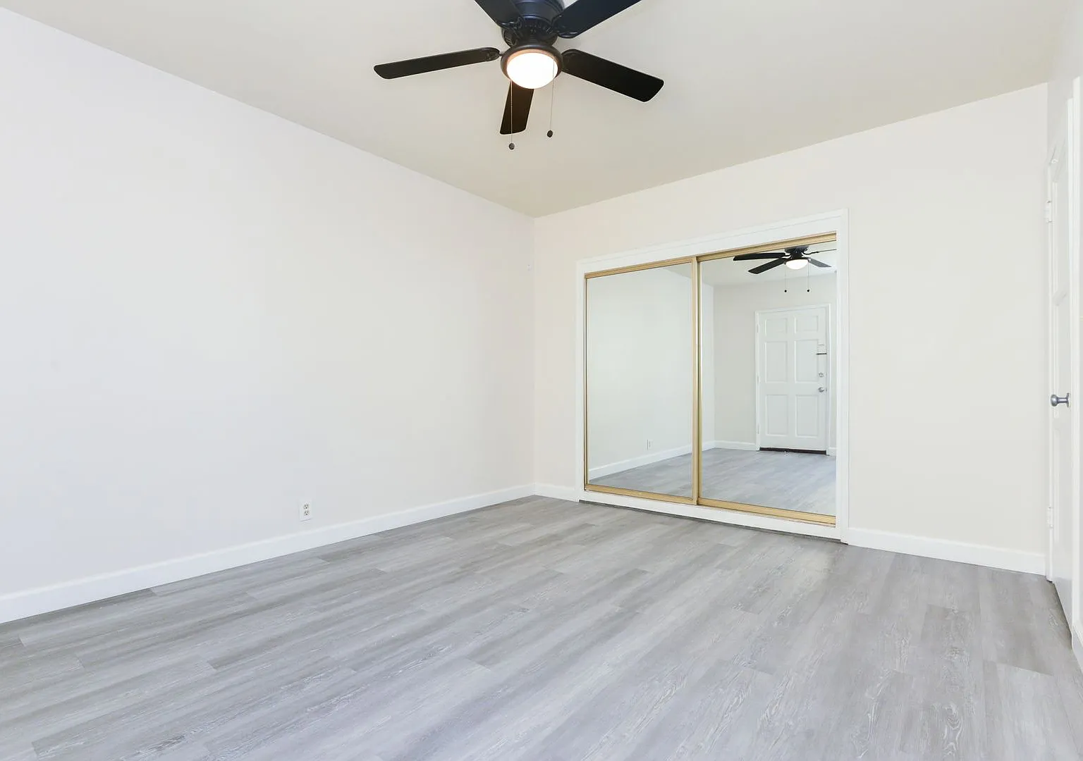 Berendo Street Apartments — Photo 1