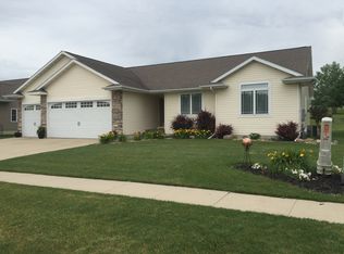2704 Green Creek Rd, Cedar Falls, IA 50613