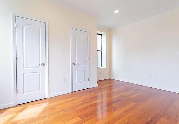 2nd image of 3800 Broadway #51