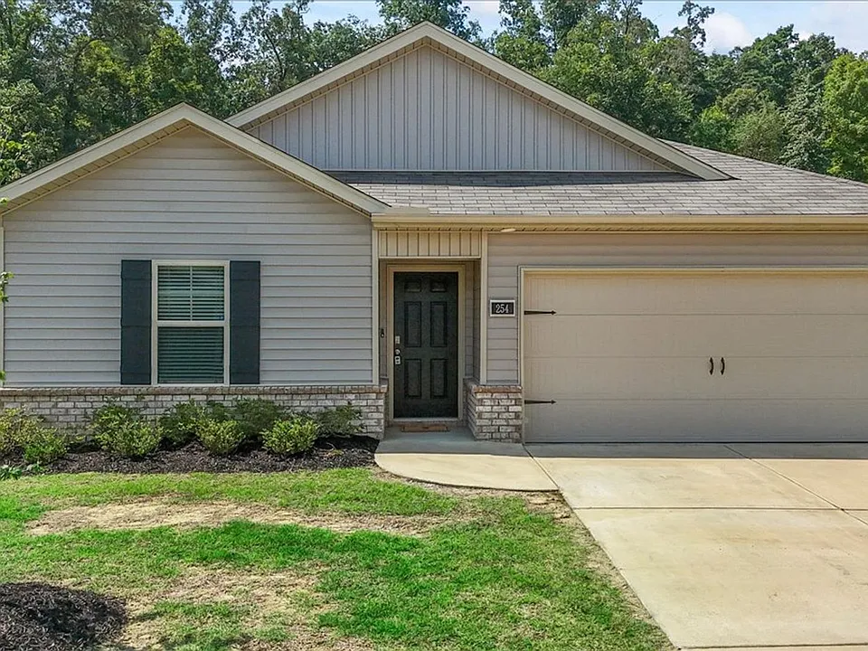254 Ashland Dr SW