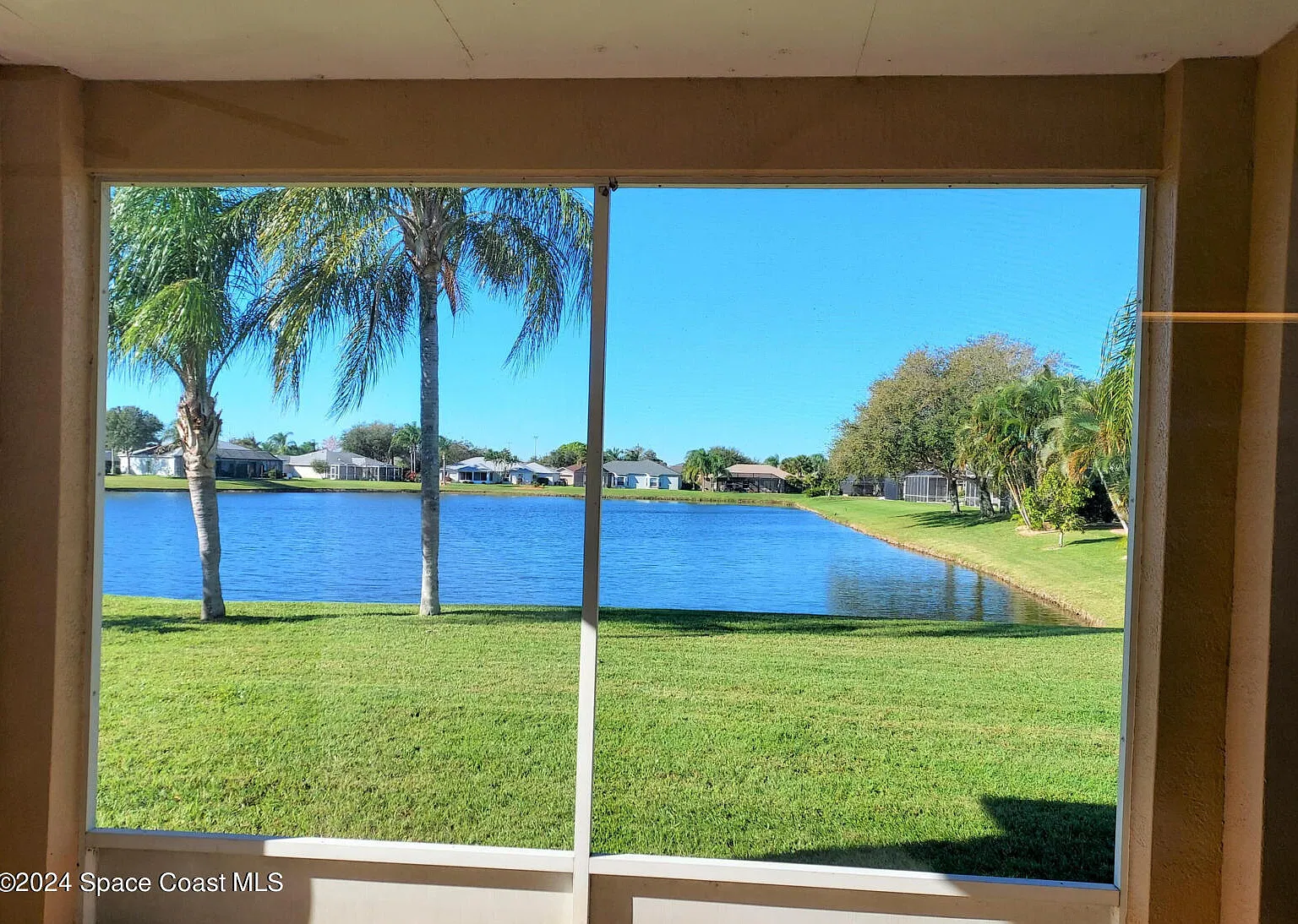 4 bed, 2.0 bath, 2016 sqft, $2,850 — Photo 4