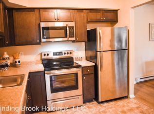 11 Colatosti Pl APT 6, Albany, NY 12208