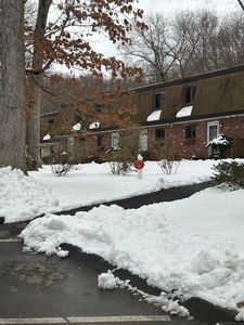 11 King Arthur Dr #8-F, East Lyme, CT, 06333