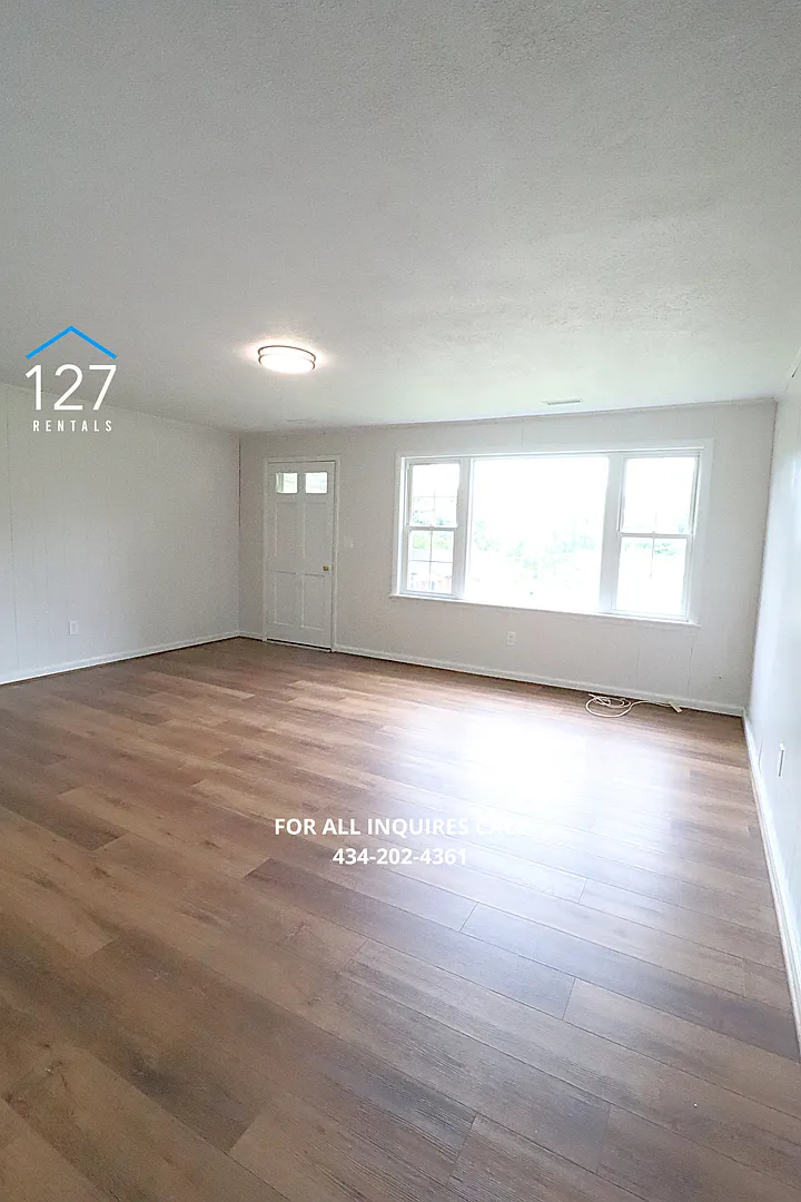 Fully Renovated 2-Bedroom Apartment in Convenient Location! — Photo 4