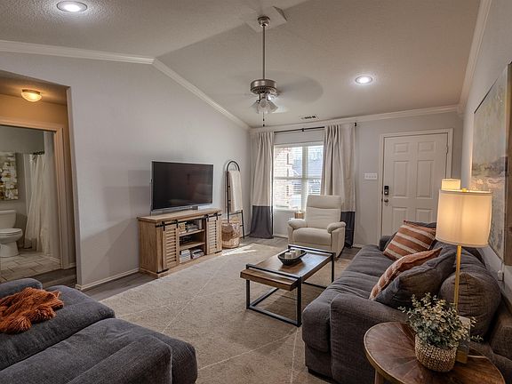 4th image of 6265 Saddle Hill Dr