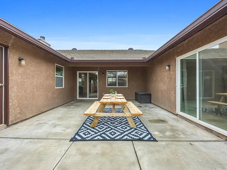 11610 Invidia Ct — Photo 44
