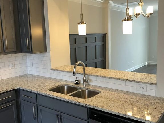 3rd image of 304 Kara Ln