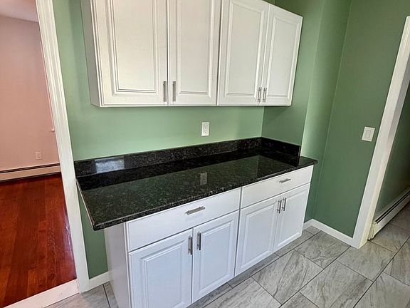 4th image of 45 Woodcliff Ave
