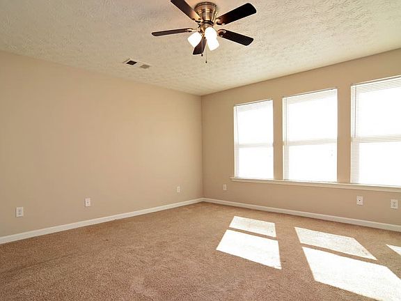 3rd image of 2190 Valley Creek Dr