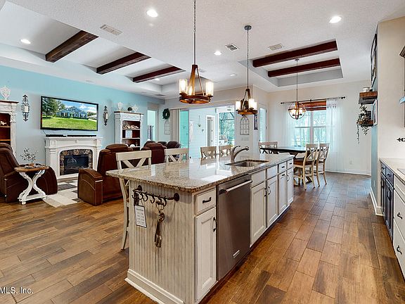 3rd image of 3521 OGLEBAY Drive