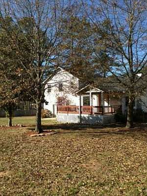 2nd image of 3195 Revere Cir