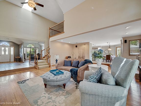 4th image of 8303 Heather Ln