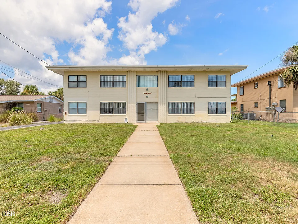 407 University Blvd #2