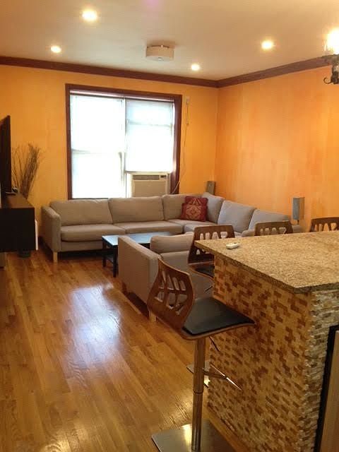2nd image of 2146 29th St
