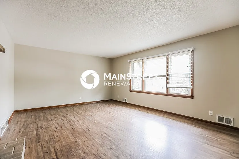 3705 E 113th Terrace — Photo 3