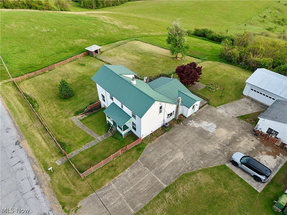 1st image of 62280 Fairview Rd