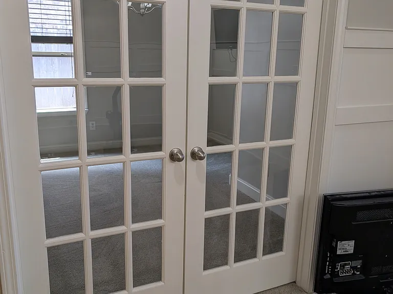 144 Kenton Ln — Photo 7